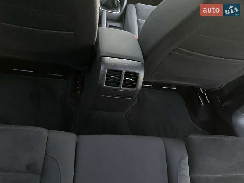 Універсал Volkswagen Golf 2011 в Сарнах