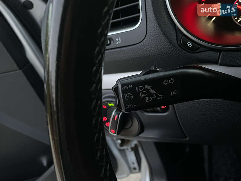 Універсал Volkswagen Golf 2011 в Сарнах