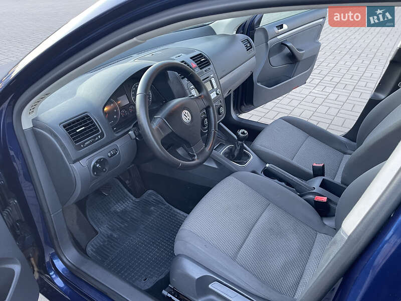 Універсал Volkswagen Golf 2007 в Житомирі