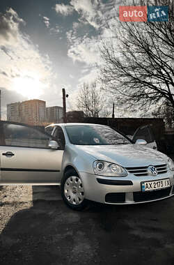 Хэтчбек Volkswagen Golf 2004 в Харькове
