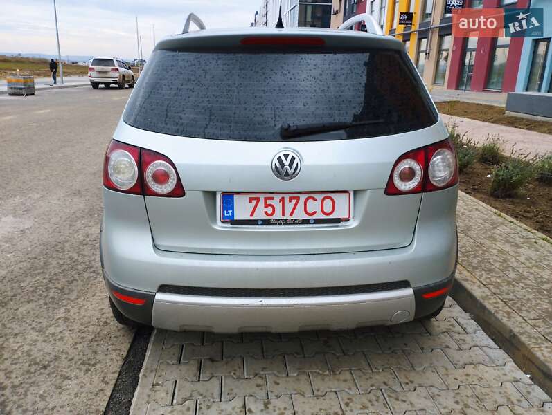 Хэтчбек Volkswagen Golf 2008 в Дубно