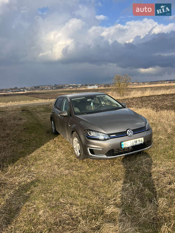 Хэтчбек Volkswagen Golf 2014 в Львове