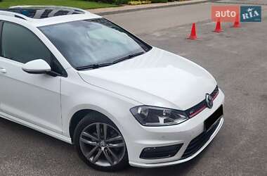 Універсал Volkswagen Golf 2016 в Києві