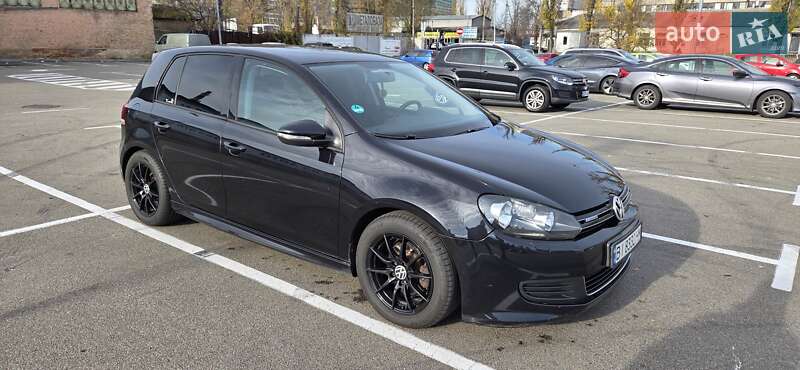 Хетчбек Volkswagen Golf 2010 в Києві