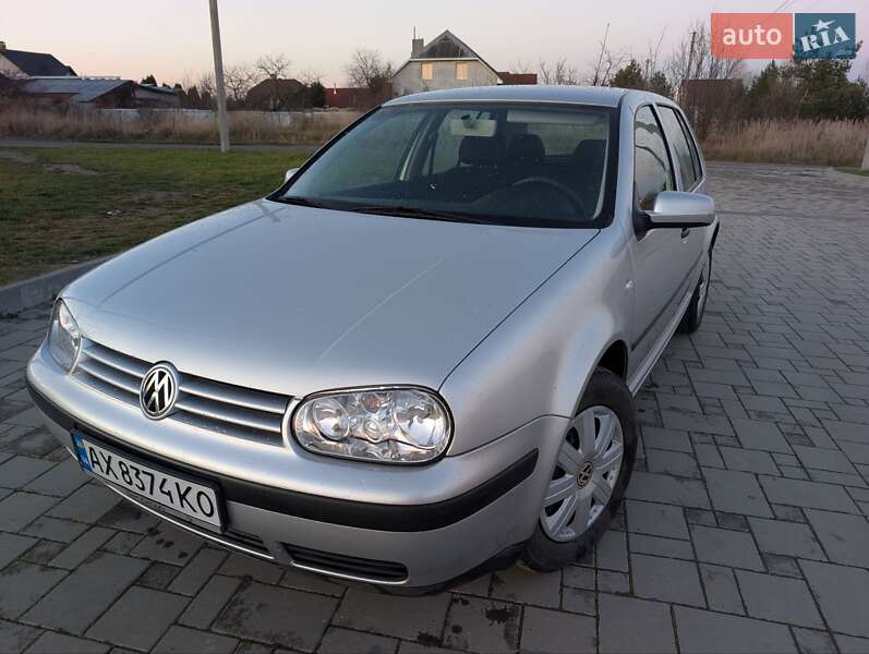 Хэтчбек Volkswagen Golf 2001 в Здолбунове