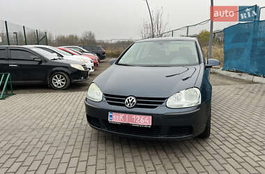 Хетчбек Volkswagen Golf 2005 в Києві