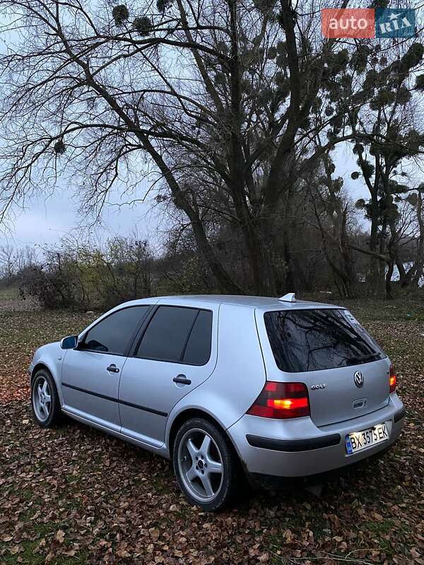 Volkswagen Golf 2000