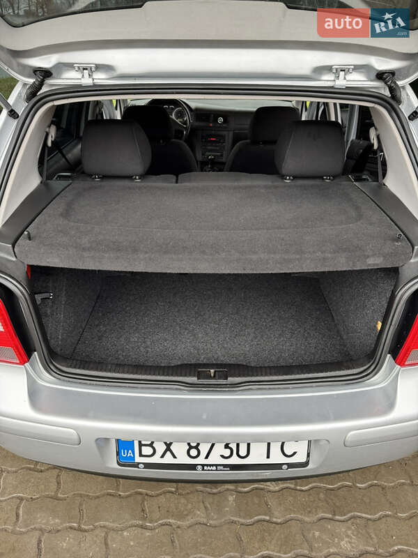 Хетчбек Volkswagen Golf 2003 в Чемерівцях фото 3 Хетчбек Volkswagen Golf 2003 в Чемерівцях