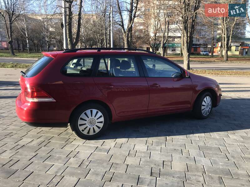 Універсал Volkswagen Golf 2009 в Рівному