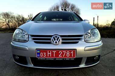 Хэтчбек Volkswagen Golf 2006 в Звягеле