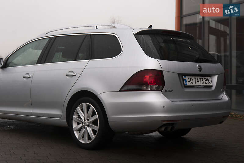 Универсал Volkswagen Golf 2010 в Ужгороде