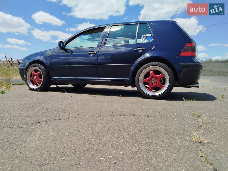 Хэтчбек Volkswagen Golf 1998 в Одессе
