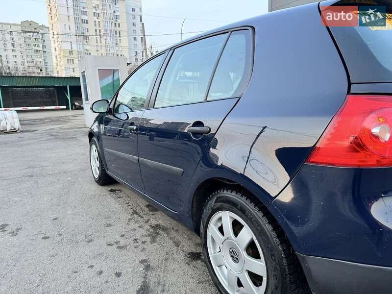 Volkswagen Golf 2004