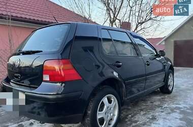 Хетчбек Volkswagen Golf 2000 в Золочеві
