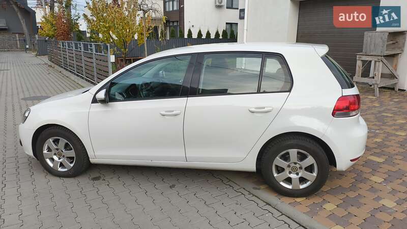 Хэтчбек Volkswagen Golf 2011 в Ирпене