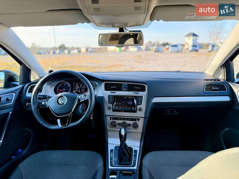 Універсал Volkswagen Golf 2014 в Новояворівську