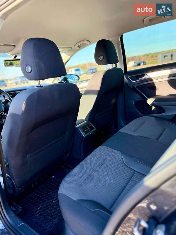 Універсал Volkswagen Golf 2014 в Новояворівську