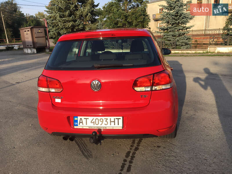 Хэтчбек Volkswagen Golf 2010 в Тысменице