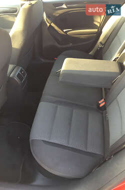 Хетчбек Volkswagen Golf 2010 в Тисмениці