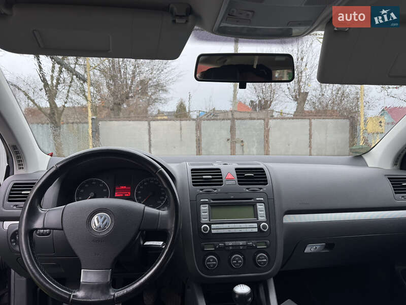 Хэтчбек Volkswagen Golf 2007 в Сторожинце