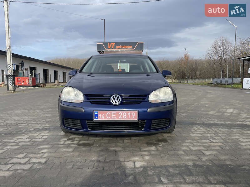 Хэтчбек Volkswagen Golf 2005 в Калуше