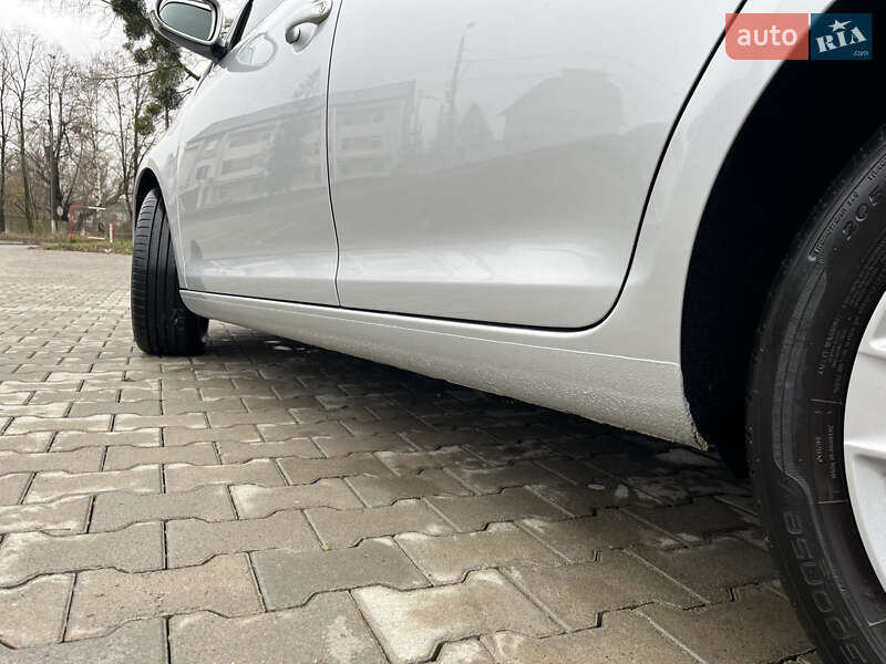 Универсал Volkswagen Golf 2011 в Черновцах