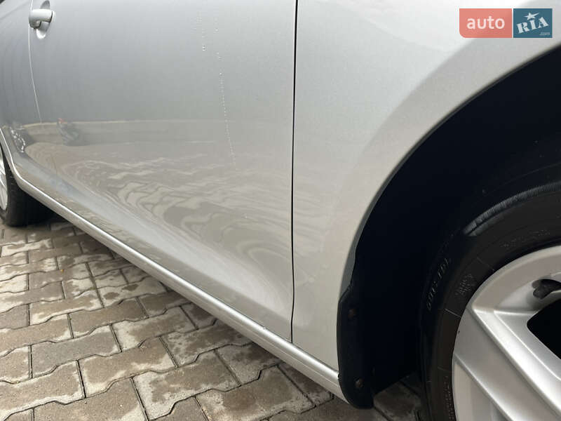 Универсал Volkswagen Golf 2011 в Черновцах