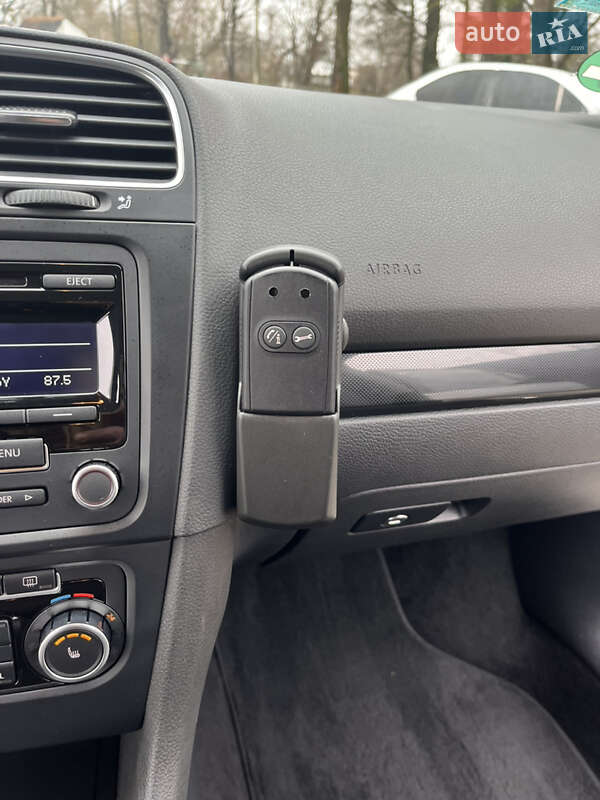 Универсал Volkswagen Golf 2011 в Черновцах