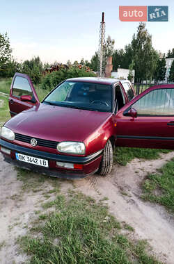 Хэтчбек Volkswagen Golf 1992 в Березному
