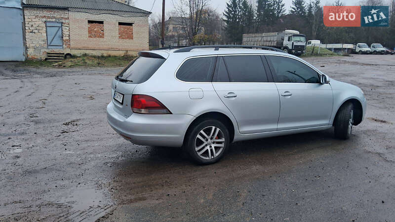 Универсал Volkswagen Golf 2009 в Томашполе