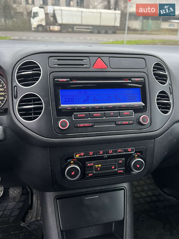 Хэтчбек Volkswagen Golf 2010 в Шостке