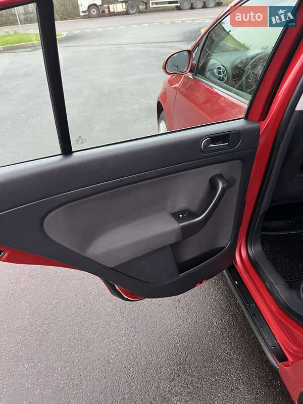 Хэтчбек Volkswagen Golf 2010 в Шостке