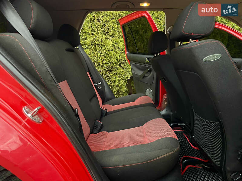 Хетчбек Volkswagen Golf 1998 в Івано-Франківську