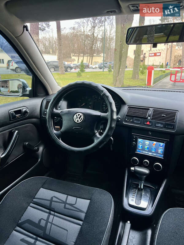 Хэтчбек Volkswagen Golf 1998 в Харькове