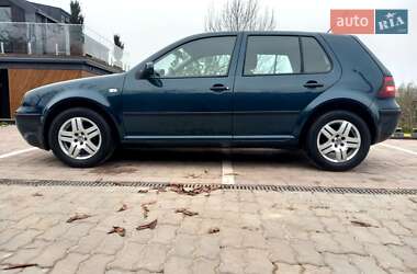 Хэтчбек Volkswagen Golf 2003 в Красилове