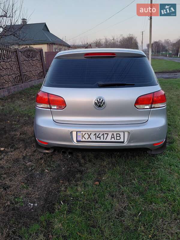 Хэтчбек Volkswagen Golf 2009 в Сахновщине