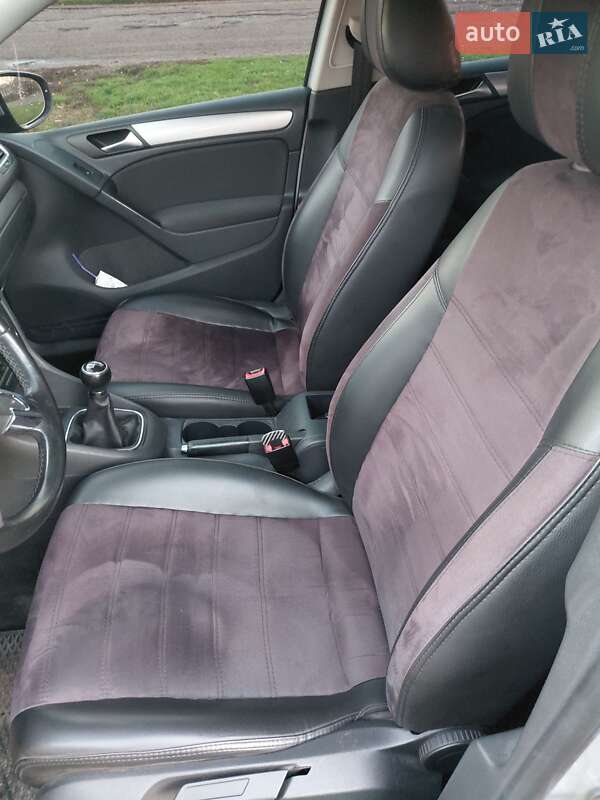 Хэтчбек Volkswagen Golf 2009 в Сахновщине