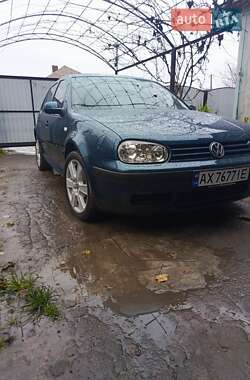 Хетчбек Volkswagen Golf 2002 в Лозовій