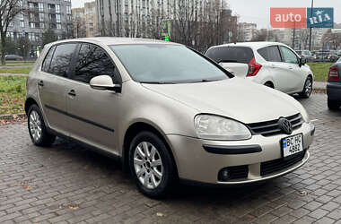 Хэтчбек Volkswagen Golf 2005 в Львове