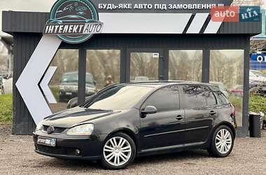 Хэтчбек Volkswagen Golf 2005 в Киеве