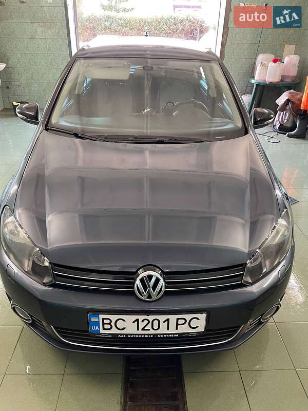 Хэтчбек Volkswagen Golf 2011 в Золочеве