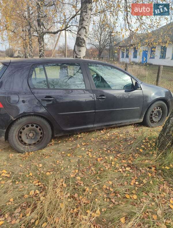Хэтчбек Volkswagen Golf 2005 в Харькове