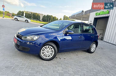Хетчбек Volkswagen Golf 2010 в Володимирі