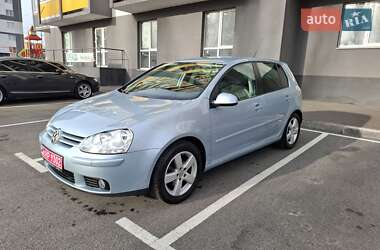 Хэтчбек Volkswagen Golf 2008 в Киеве