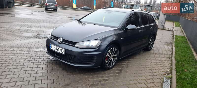 Универсал Volkswagen Golf 2016 в Буче