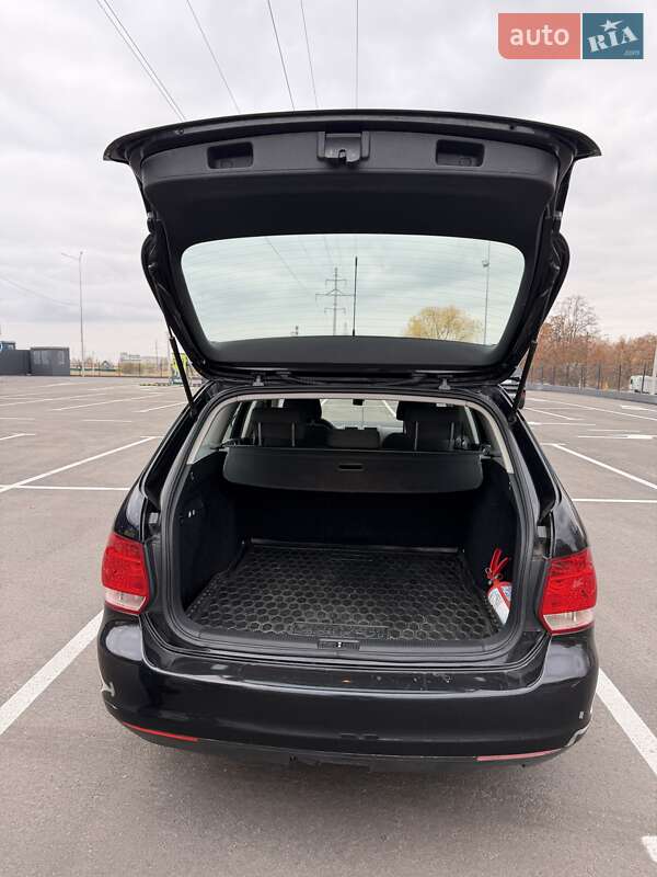 Универсал Volkswagen Golf 2008 в Чернигове