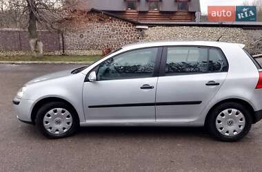 Хетчбек Volkswagen Golf 2005 в Тернополі