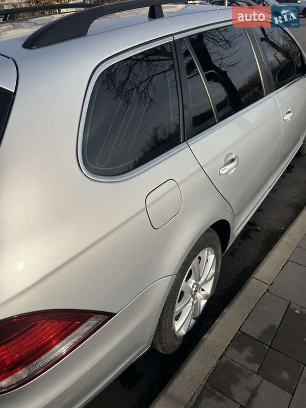 Универсал Volkswagen Golf 2012 в Киеве