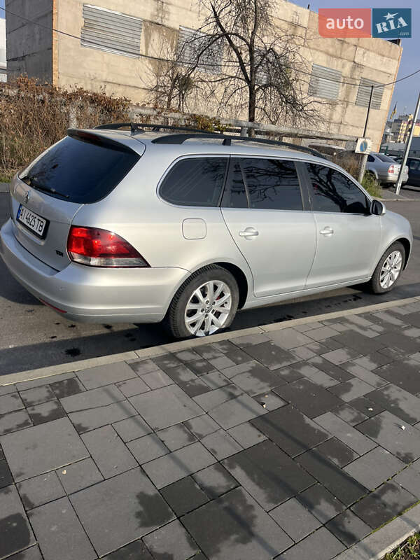 Универсал Volkswagen Golf 2012 в Киеве