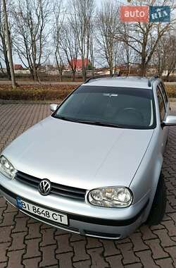 Універсал Volkswagen Golf 2002 в Миргороді